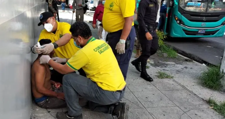 Ladr&oacute;n es vapuleado en la 23