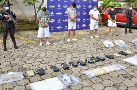 Con 63 kilos de coca&iacute;na