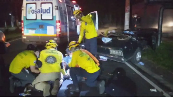 Choque en bulevar del Ej&eacute;rcito