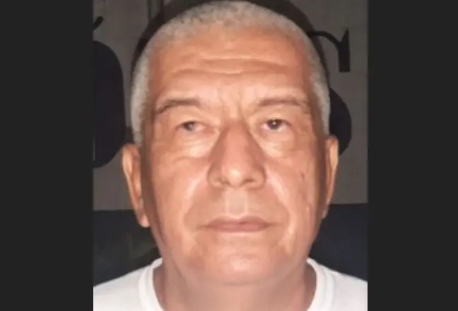 Falsific&oacute; firmab