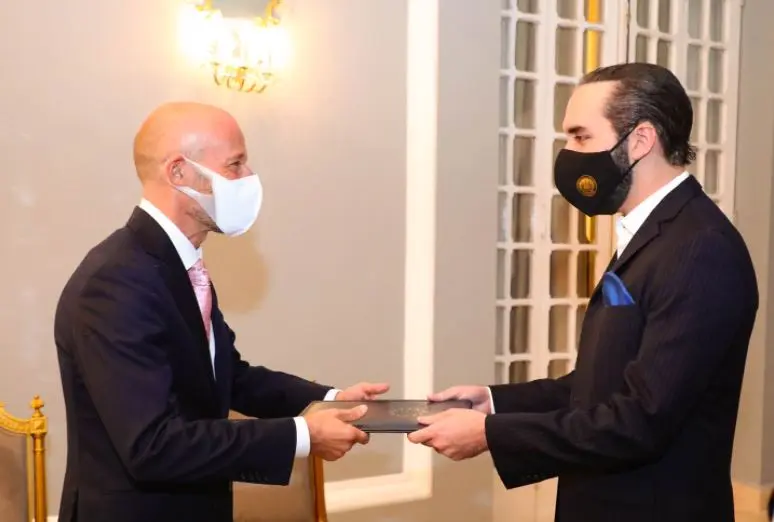 Credenciales del nuevo embajador