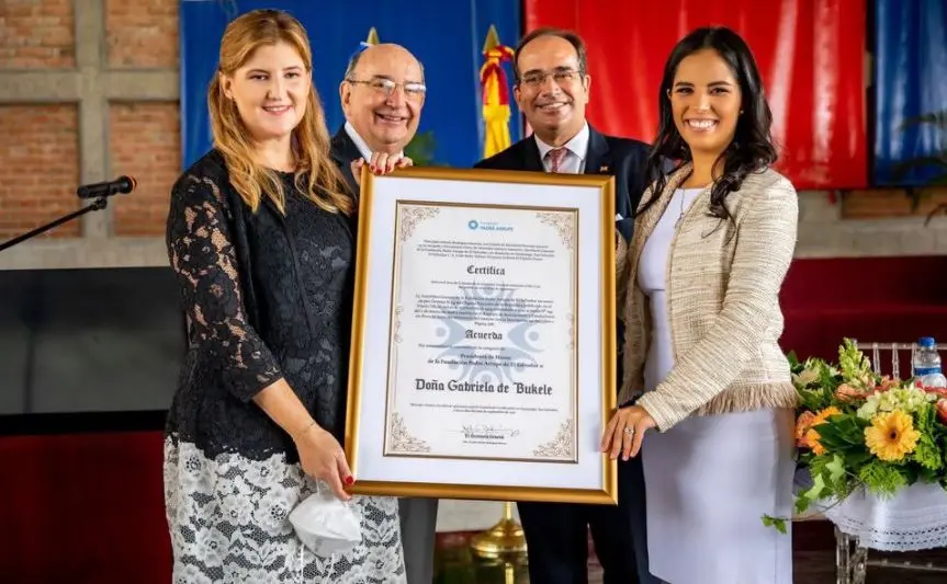 Primera dama de la Rep&uacute;blica, Gabriela de Bukele
