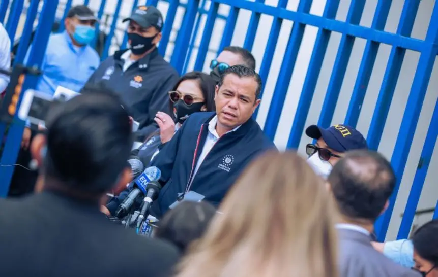 Zelaya y ni&ntilde;a bonita