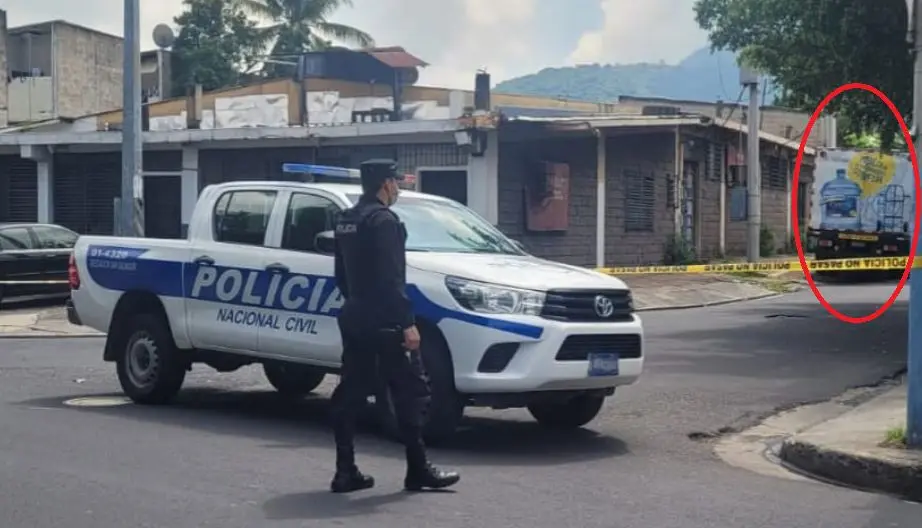 Frustran robo a cami&oacute;n repartidor