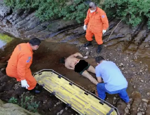 Hombre en puente Urbina