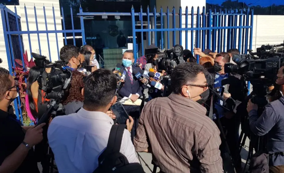 Contra nueve alcald&iacute;as