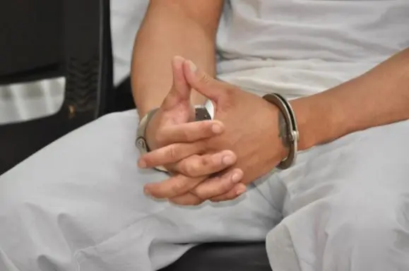 Por tocar sexualmente a quincea&ntilde;era