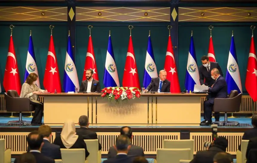 Se firman seis convenios con Turqu&iacute;a