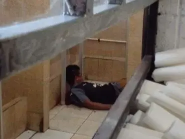 Asesinado en ba&ntilde;o