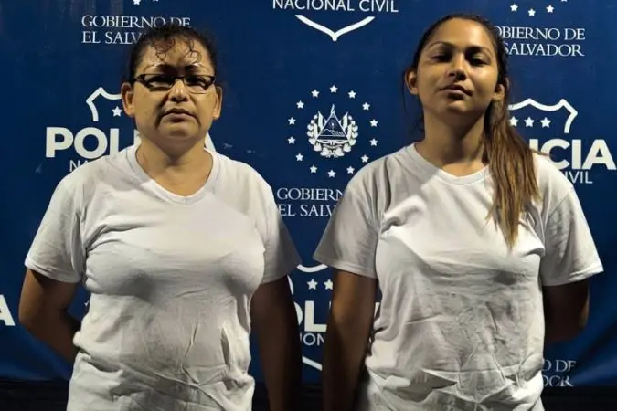 Madre e hija extorsionistas