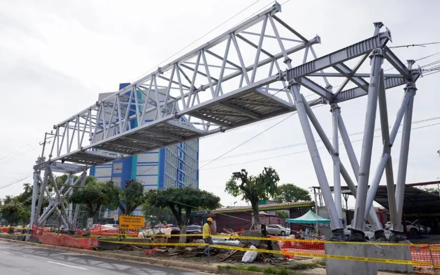 Pasarela que conectar&aacute; dos edfificios