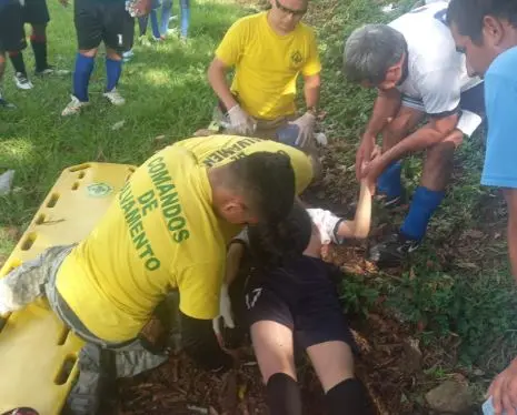 Futbolista adolescente en Sensuntepeque