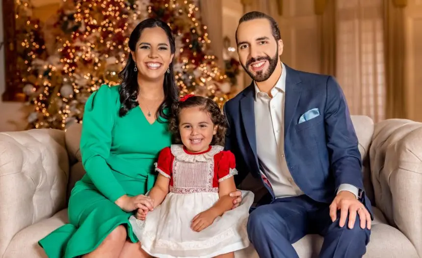 Presidente Bukele y la Primera Dama encender&aacute;n &aacute;rbol