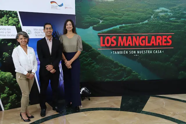 Conferencia de prensa para anunciar la entrega del Premio Ideas de Renovaci&oacute;n Verdes para el Programa de Restauraci&oacute;n de Manglares de Davivienda Seguros, en el Centro Financiero en San Salvador, el 02 de febrero de 2023.
Foto Banco Davivienda/ Salvador Melendez