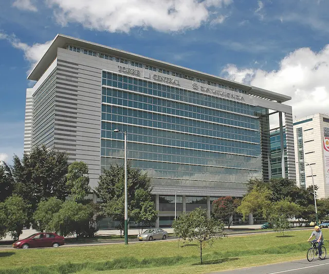 TORRE CENTRAL DAVIVIENDA FACHADA