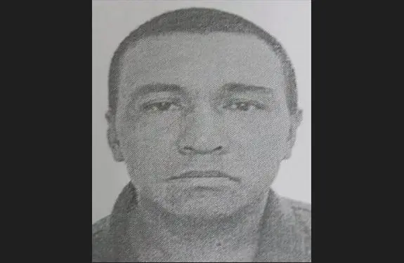 Acosador de ni&ntilde;a