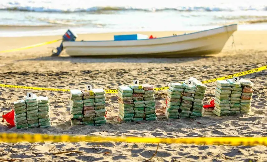 Lancha con coca&iacute;na en Las Hojas