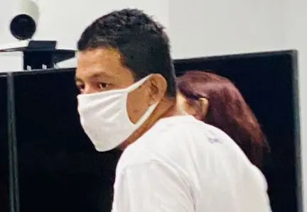 Por agredir sexualmente a su hija