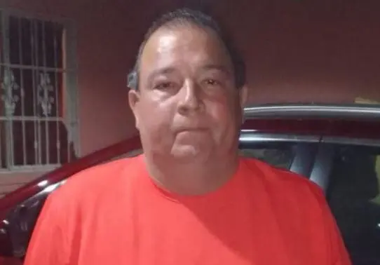 Empresario de veh&iacute;culos y repuestos