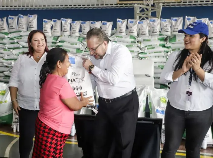 Paquetes agr&iacute;colas en el occidente del pa&iacute;s