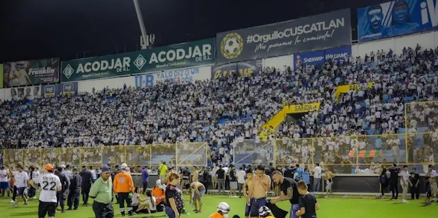 TRAGEDIA ESTADIO CUSCATLAN
