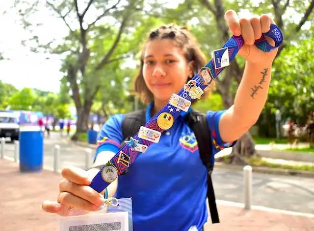 Pines-Atletas-Villa-Centroamericana-Juegos-San-Salvador-03073034_06