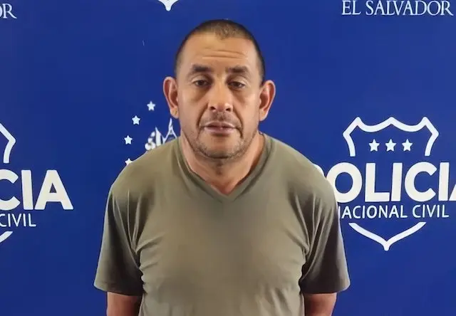 Jos&eacute; Javier Landaverde, detenido por amenazar con arma de fuego a conductores.