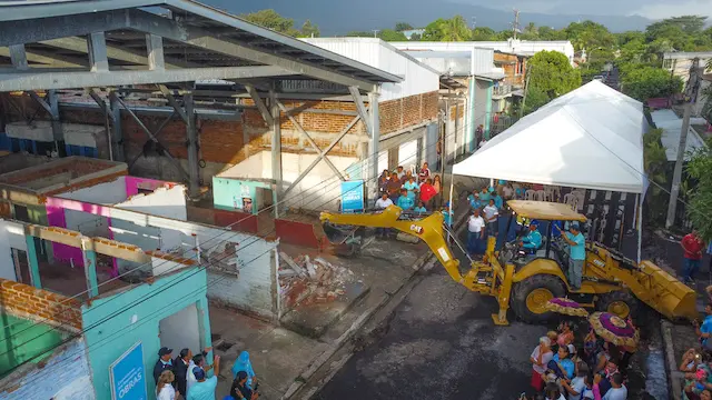 DOM RECONSTRUYE MERCADO CENTRAL COLON