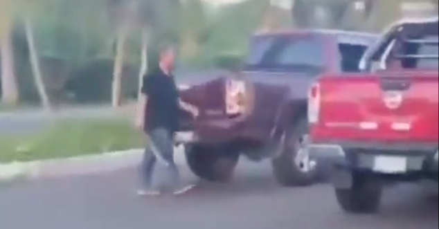 Rafael Díaz Velásquez amenaza con machete