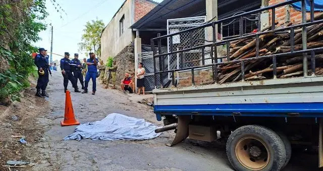 Anciano de 76 años atropellado por su familiar en Santa Ana 15-05-2024