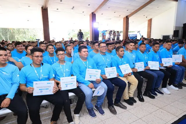 Graduación cuarta promoción escuela especializada DOM