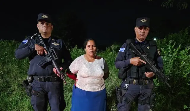 María Nasaria Flores Molina, 44 años, homicidio