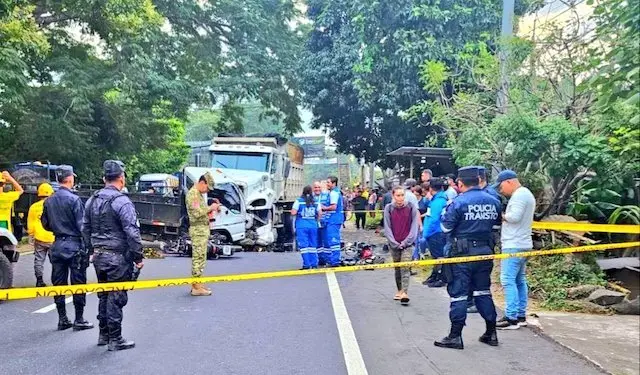 Tres fallecidos accidente Ciudad Arce 02-12-2024