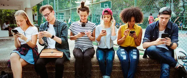 Redes sociales cerebro roto abuso de internet