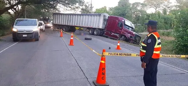 Hombre fallecido en accidente en Tecoluca, San Vicente, 27-01-2025