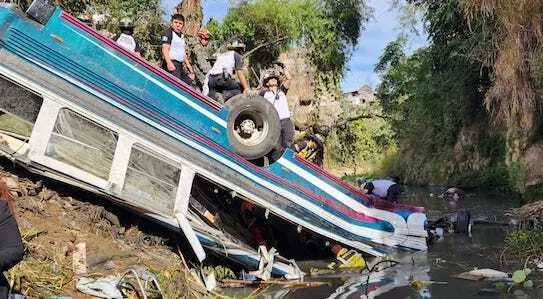 Accidente autobús calzada La Paz Guatemala