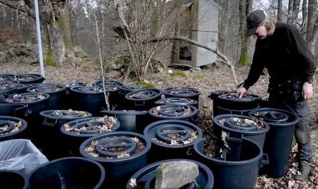 Barriles con heces en Suecia