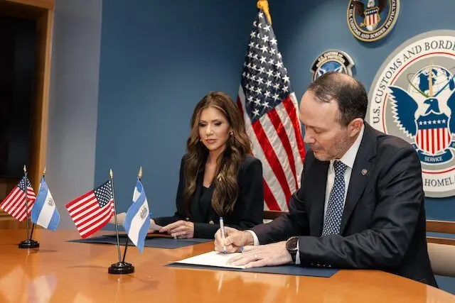 Gustavo Villatoro Noem