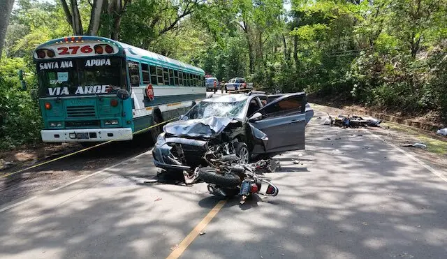 Dos fallecidos y dos heridos accidente kilómetro 60 carretera antigua a San Salvador, Santa Ana