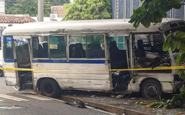 Accidente microbús San Jacinto 16-05-2025