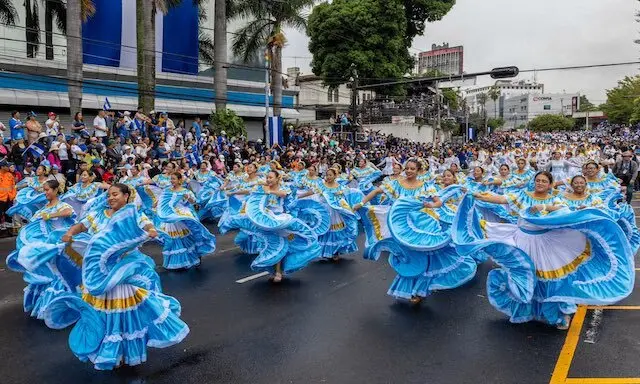 Desfile cívico 204 años de independencia El Salvador 1