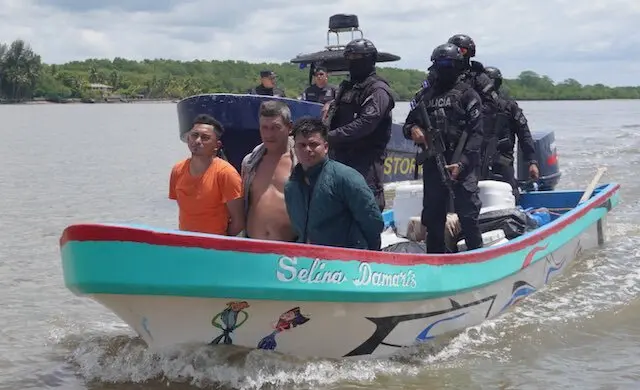 Neftalí Arnoldo Serrano Campos y Nelson Alexander López Reyes, salvadoreños, y Juan Raúl Velásquez Piñón, guatemalteco, tráfico ilícito de drogas