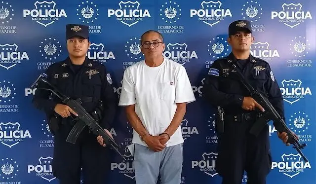 Omar Iván Alfaro Cruz, 61 años de edad, hurto