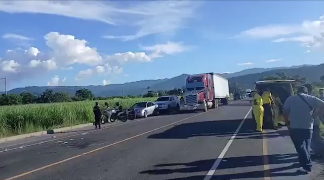 Suicidio sobre el periférico Claudia Lars