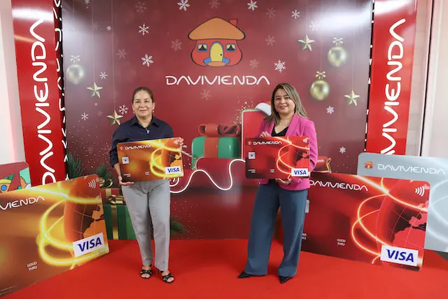 Conferencia de Prensa de Tarjetas de Cr&eacute;dito de Banco Davivienda Salvadore&ntilde;o, anunciando las promociones para la temporada navide&ntilde;a 2025, en la Agencia de San Benito, San Salvador, El Salvador, el 30 de octubre de 2025.
Foto Banco Davivienda/ Salvador Melendez