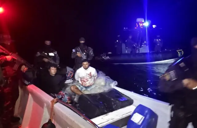 Decomiso de droga en lancha 23-12-2025