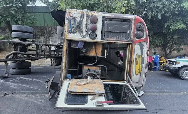 20 lesionados en vuelco autobús ruta 5 14-01-2026
