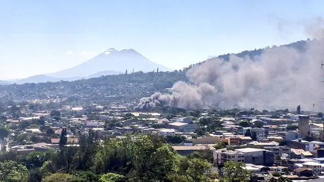 Incendio en barrio Lourdes, Centro de San Salvador