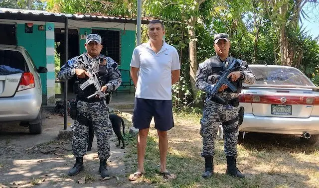 Javier Enrique Escobar García, cabo destituido de la PNC por disparar a un microbús