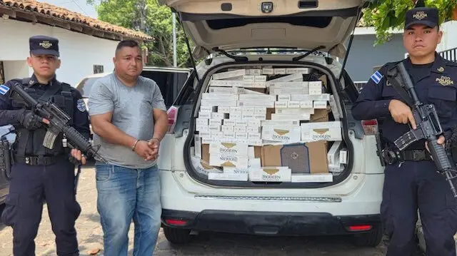 William Alfredo Trejo Ramos, 41 años de edad, contrabando de mercadería